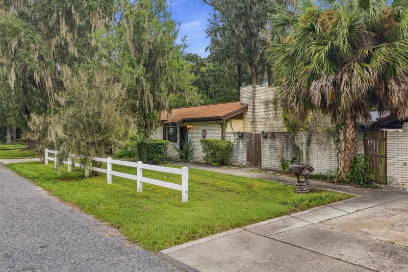 Photo 6 of 6871 Hyde Grove Ave, Jacksonville, FL 32210, photographed by Megapixeler