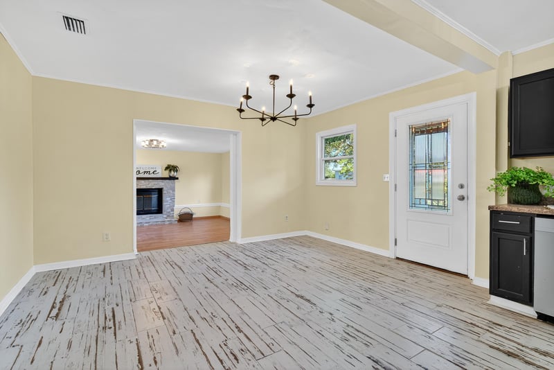 Photo 10 of 6923 King Arthur Rd N, Jacksonville, FL 32211, photographed by Megapixeler