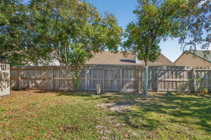 yirayma (21) at 7613 Chelmsford Dr, Jacksonville, FL 32244