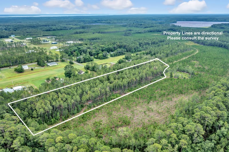 Photo 8 of 5363 Airpark Loop W, Green Cove Springs, FL 32043, photographed by Megapixeler