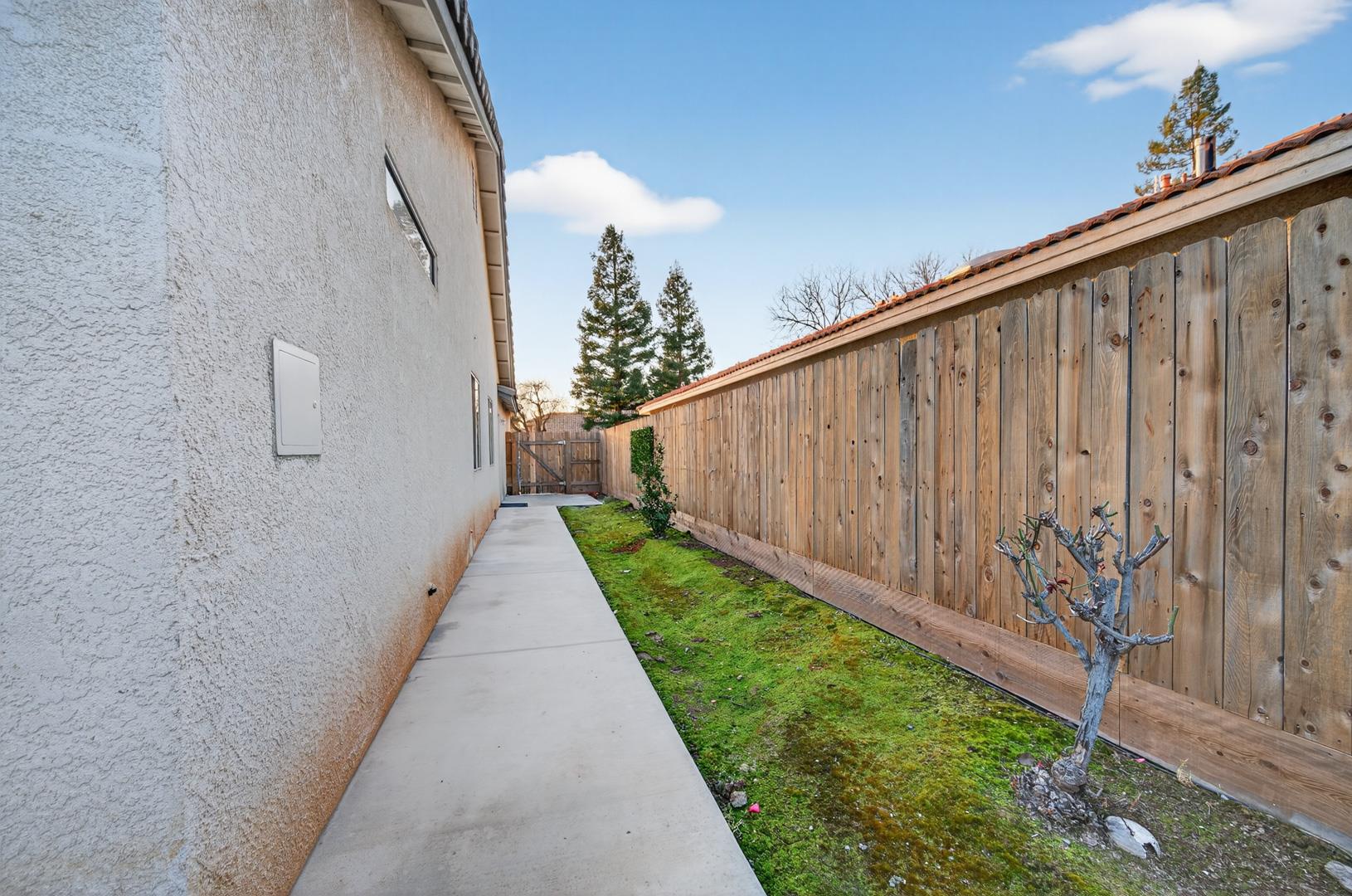 8652 N Sierra Vista Ave, photo 46