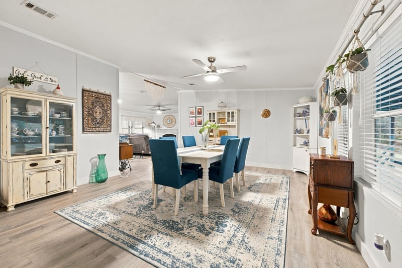 Dining area near entry, photographed by Megapixeler on Secret Cove Rd, Middleburg, FL