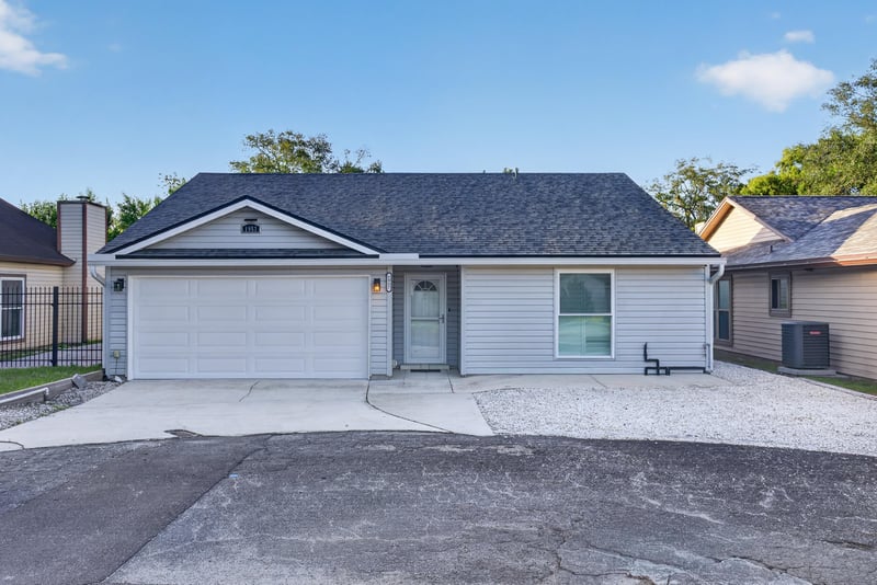Front exterior view of the home, photographed by Megapixeler on Birch Run E, Orange Park