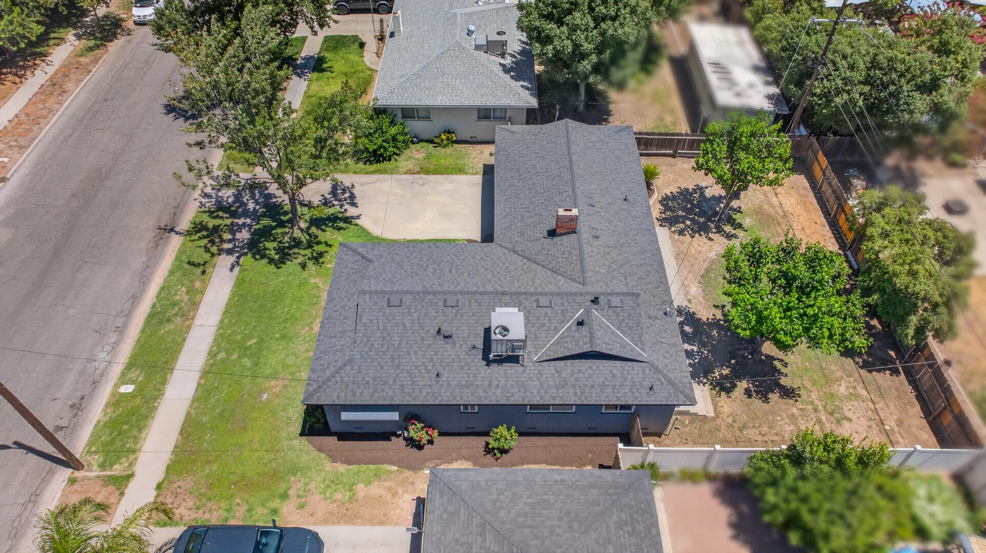 2302 E Fedora Ave, photo 8