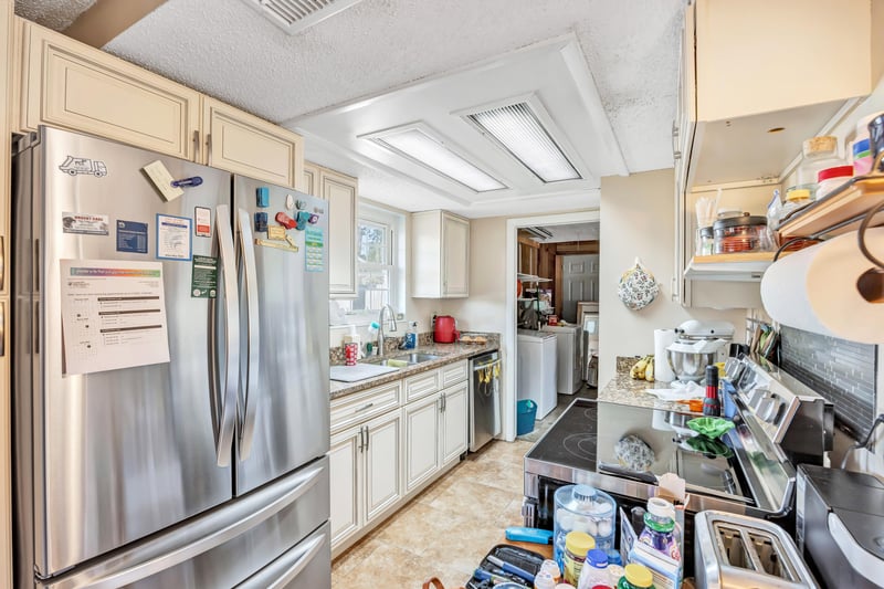 Photo 13 of 2823 Tanglewood Blvd, Orange Park, FL 32065, photographed by Megapixeler