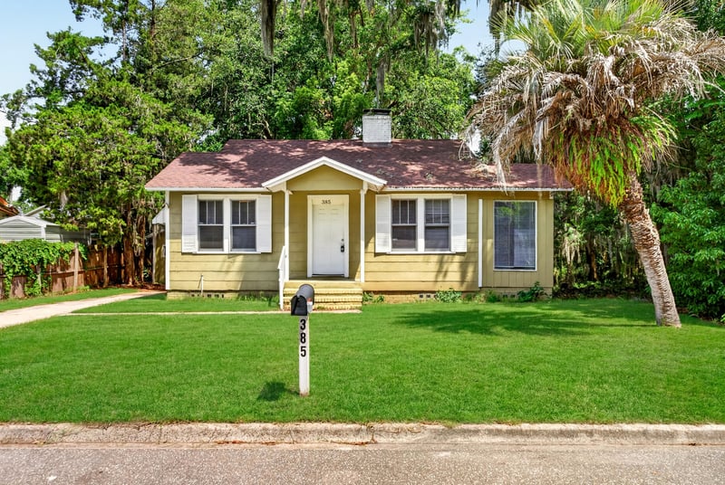 Photo 1 of 385 Duray Ct, Jacksonville, FL 32208, photographed by Megapixeler