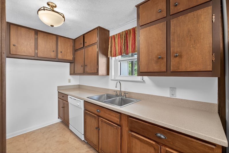 Photo 10 of 5975 111th St, Jacksonville, FL 32244, photographed by Megapixeler