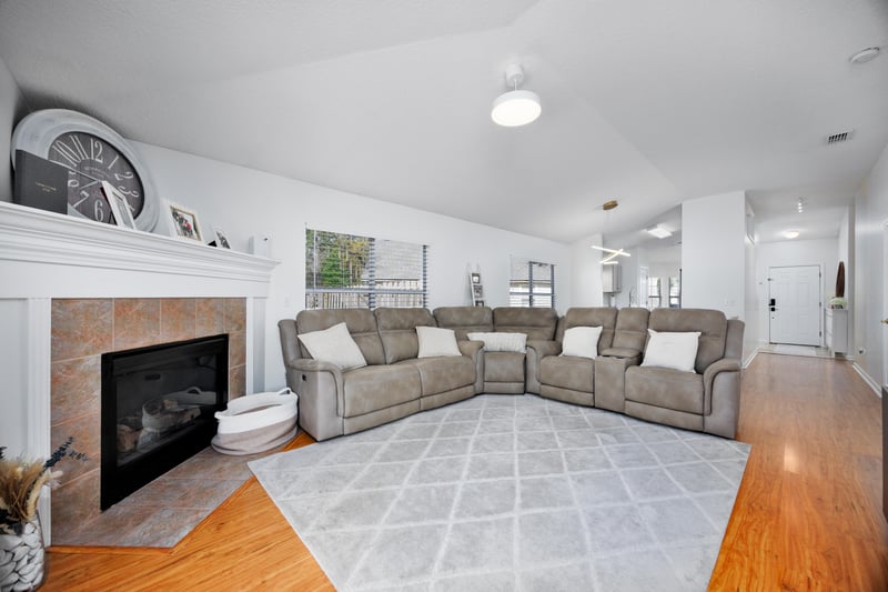 Photo 12 of 526 Silverbell Ct, Jacksonville, FL 32259, photographed by Megapixeler