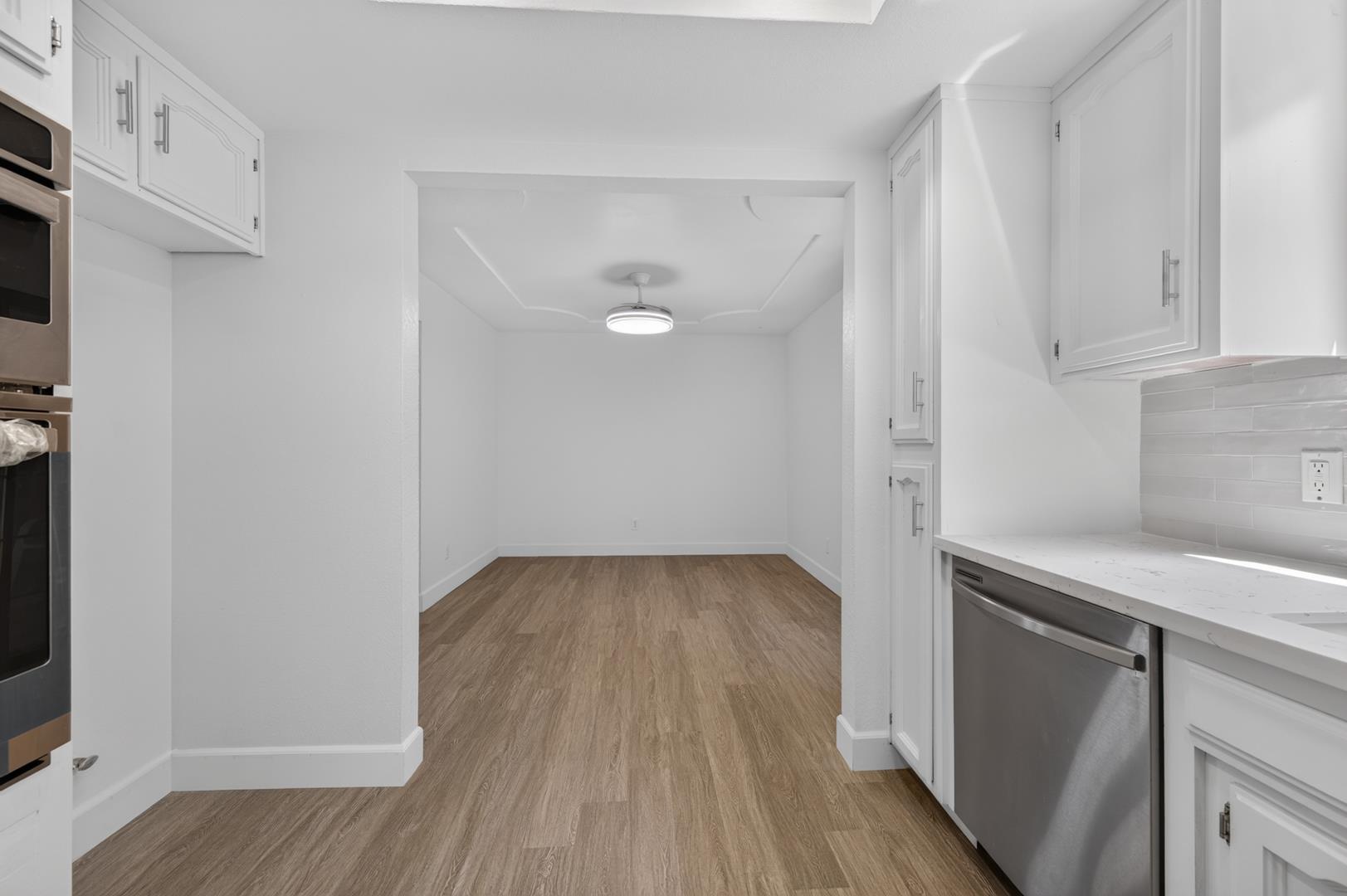 1657 Willow Ave, photo 35