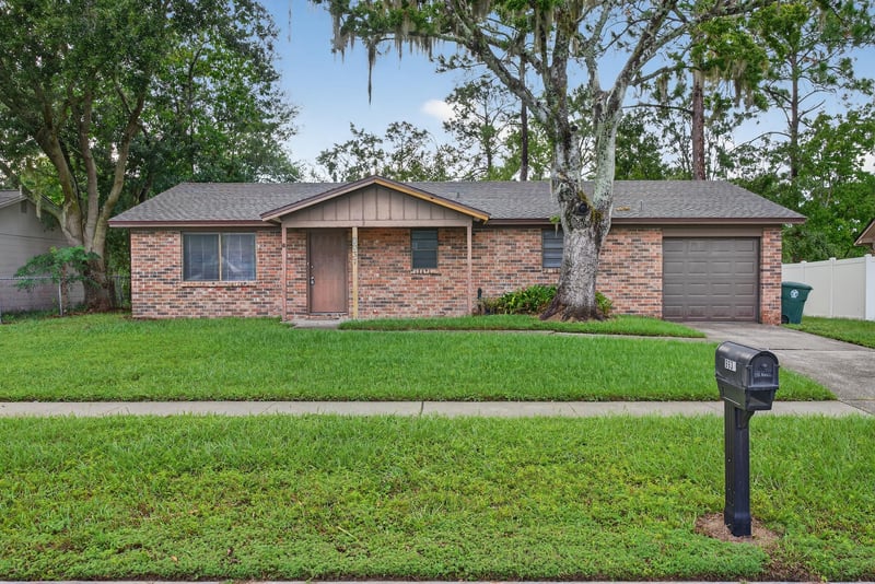 Front at 9937 Moss Side Ln, Jacksonville, FL 32257