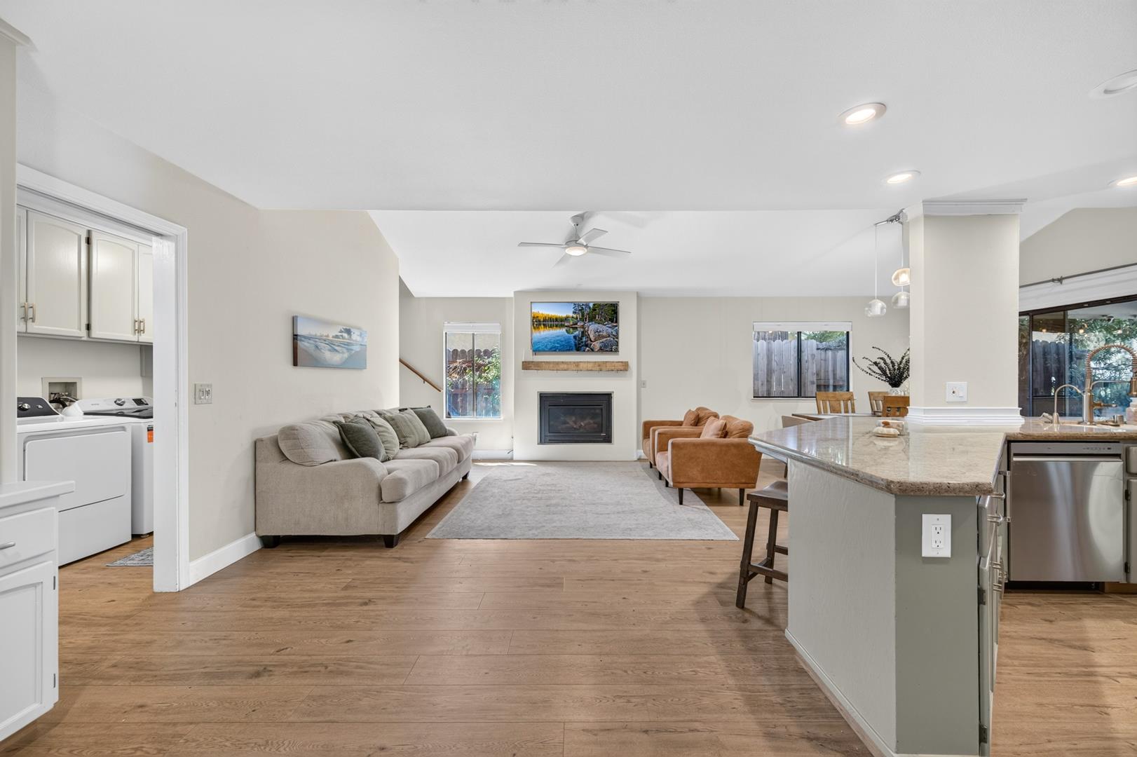 813 E Catalina Cir, photo 38