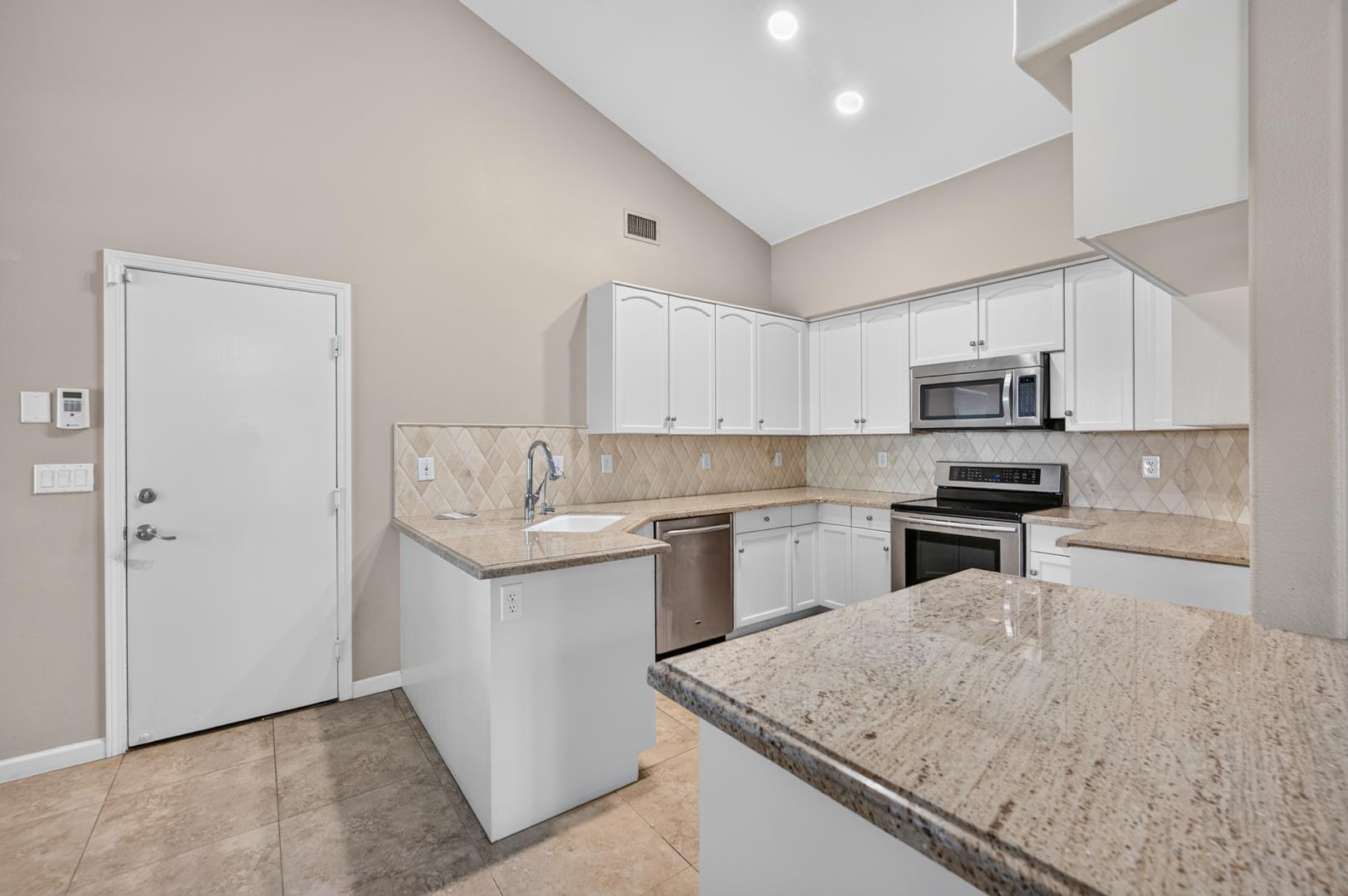 1327 E La France Dr, photo 24