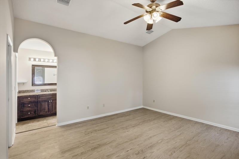 Room near kitchen with arched opening at 678 5th Ave N, Jacksonville Beach, FL 32250