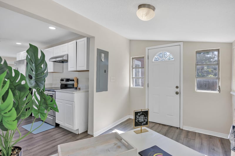 Photo 17 of 432 Tallulah Ave, Jacksonville, FL 32208, photographed by Megapixeler