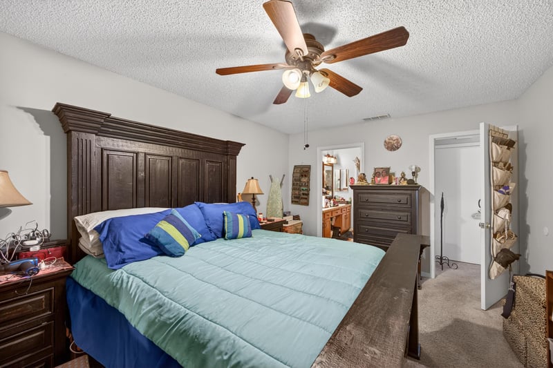 Photo 35 of 8849 Victoria Landing Dr W, Jacksonville, FL 32208, photographed by Megapixeler