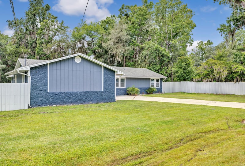 Photo 3 of 2980 Oak Rd, Orange Park, FL 32065, photographed by Megapixeler
