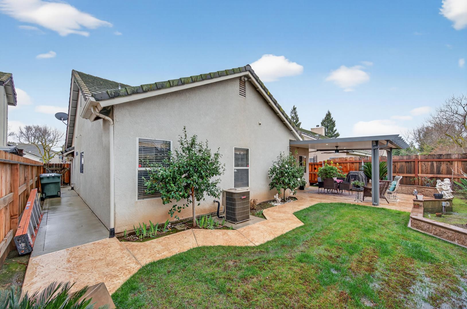 2450 E Fox Glen Ave, photo 44