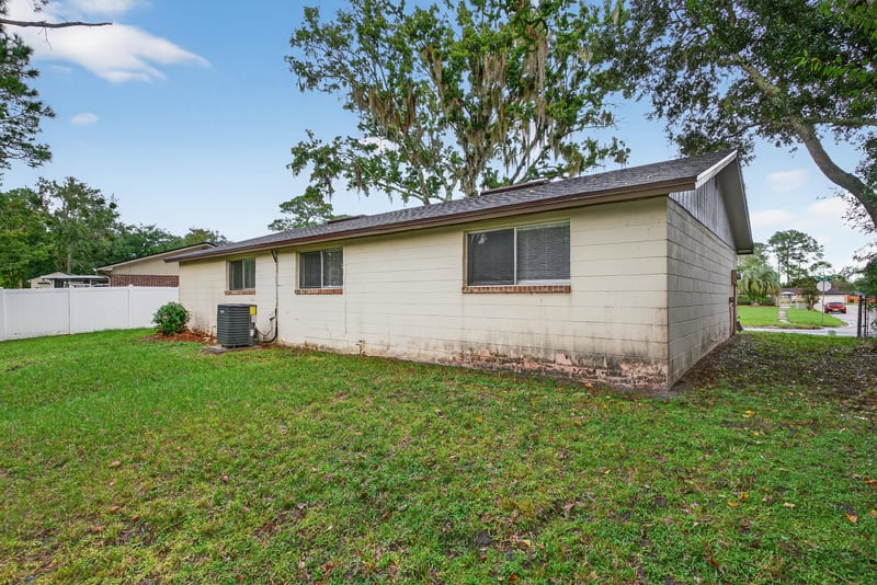 Back at 9937 Moss Side Ln, Jacksonville, FL 32257