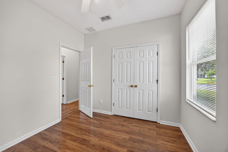 Photo 27 of 821 Oak Arbor Cir, Jacksonville, FL 32206, photographed by Megapixeler