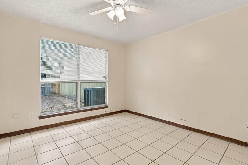 Bedroom with window view, photographed by Megapixeler on Blue Teal Ct, Jacksonville