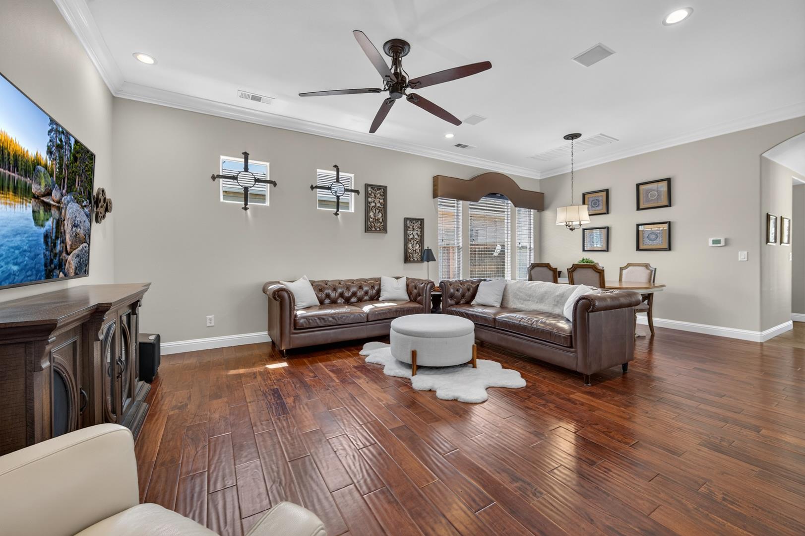 633 W Richmond Ave, photo 30