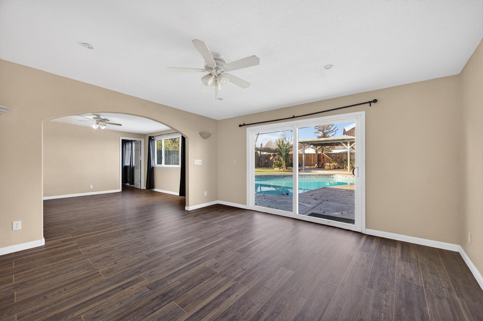 1524 W Fountain Way, photo 34