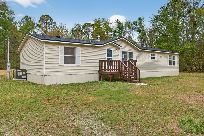Photo 2 of 2210 Hibiscus Ave, Middleburg, FL 32068, photographed by Megapixeler
