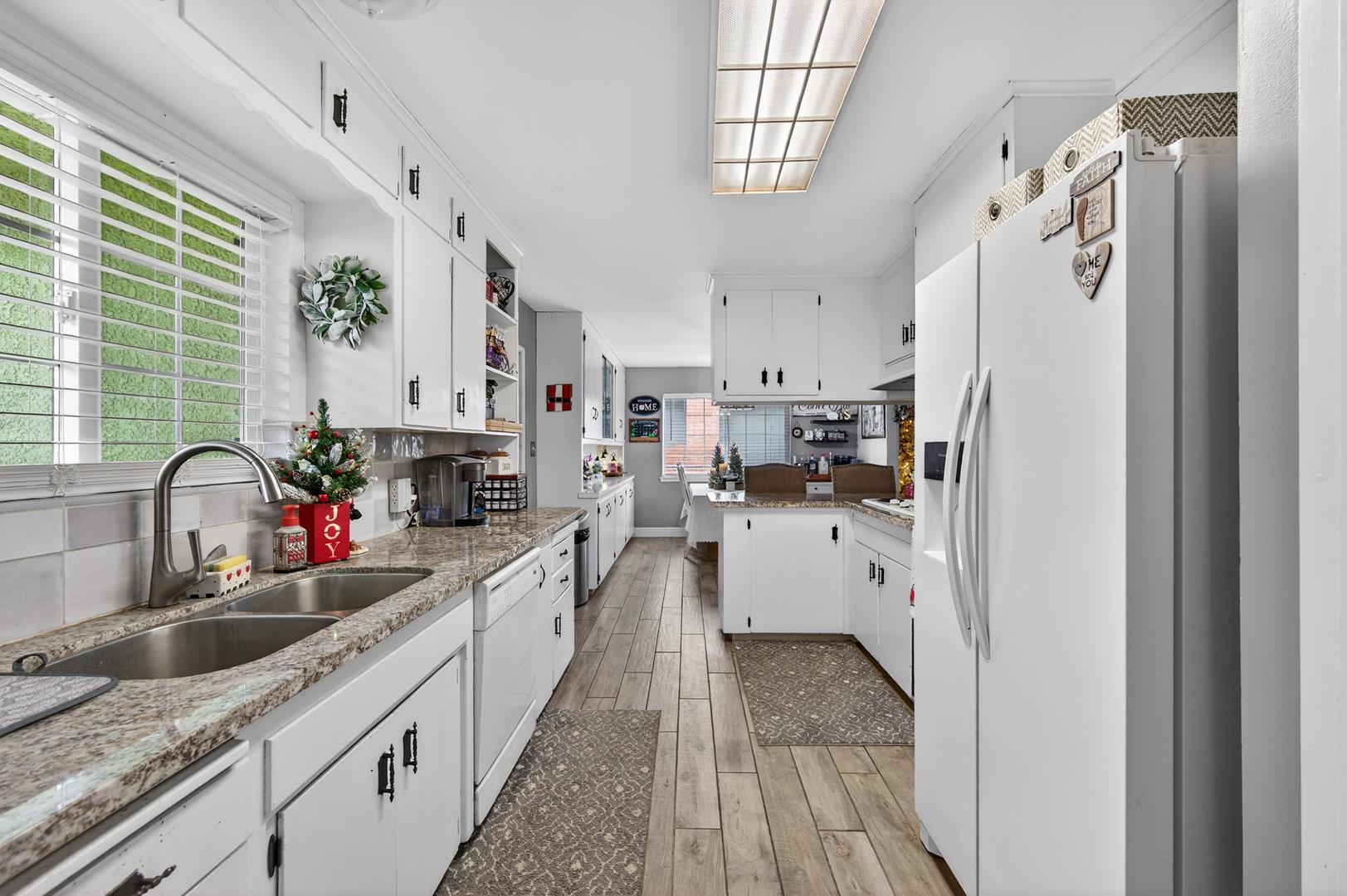 1334 Karen Ave, photo 15