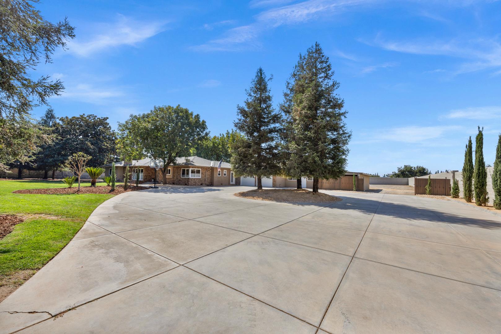 4481 N Palm Ave, photo 49