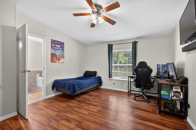 Photo 11 of 3423 NW 183rd St, Starke, FL 32091, photographed by Megapixeler