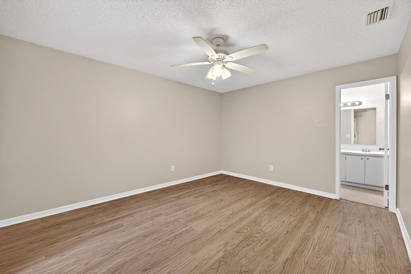 Photo 14 of 2217 Destine Ln, Atlantic Beach, FL 32233, photographed by Megapixeler
