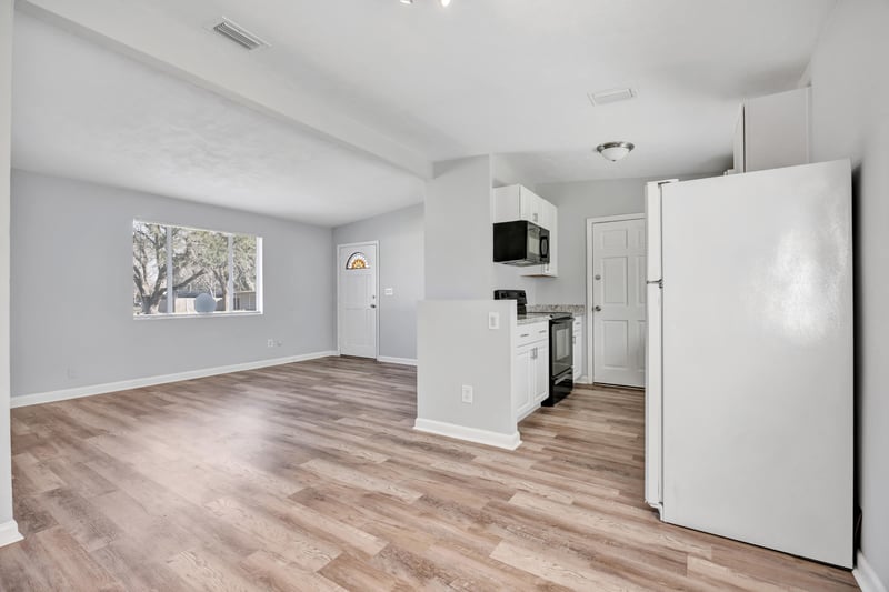 Photo 21 of 858 Le Brun Dr, Jacksonville, FL 32205, photographed by Megapixeler