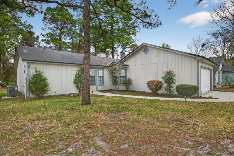 Photo 4 of 8725 Huntington Woods Cir N, Jacksonville, FL 32244, photographed by Megapixeler