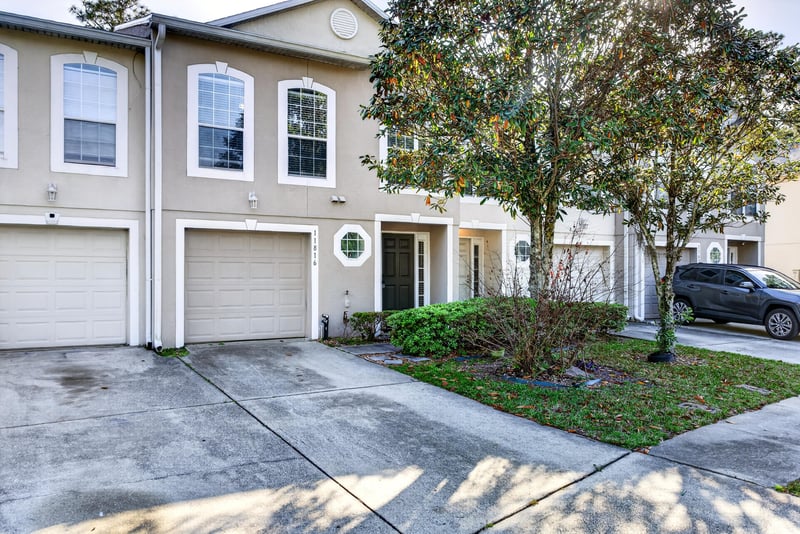Photo 2 of 11816 Lake Bend Cir, Jacksonville, FL 32218, photographed by Megapixeler