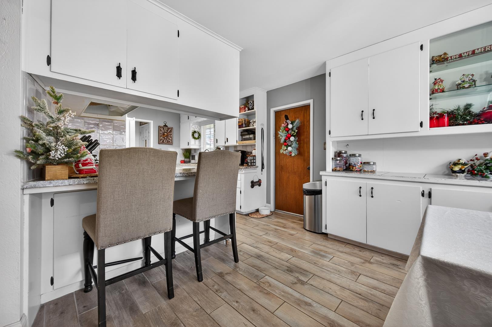 1334 Karen Ave, photo 11