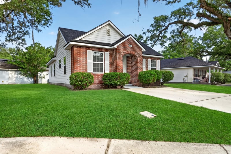 Photo 2 of 821 Oak Arbor Cir, Jacksonville, FL 32206, photographed by Megapixeler
