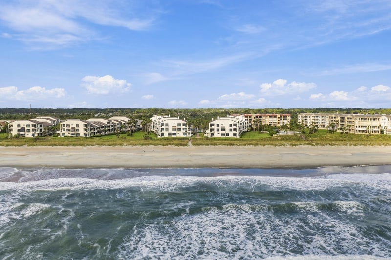Aerial view of the beach and shoreline in Ponte Vedra Beach, FL