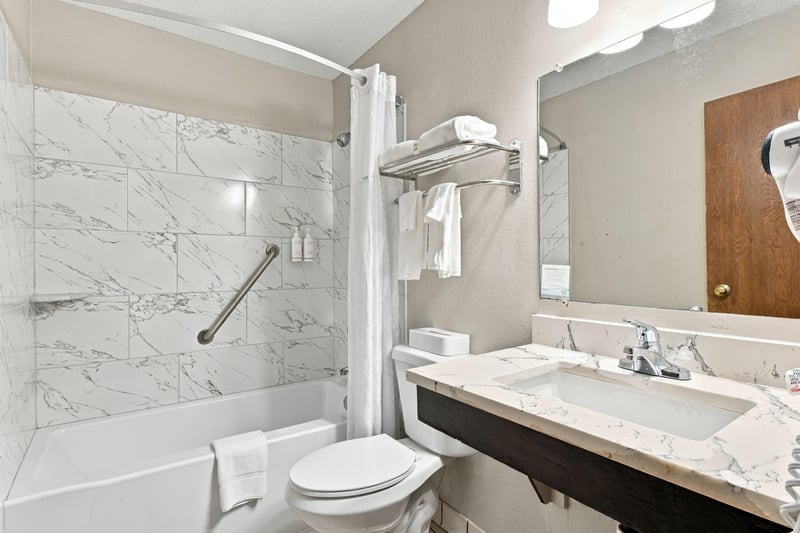 Bathroom with sink and tub, photographed by Megapixeler on Eldridge Loop, Orange Park