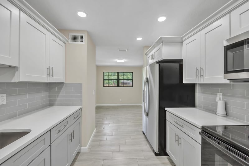 Photo 11 of 10707 Indies Dr N, Jacksonville, FL 32246, photographed by Megapixeler