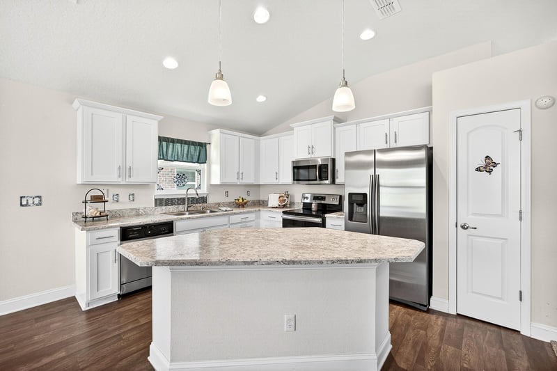Full Kitchen at 12272 Cadley Cir, Jacksonville, FL 32219
