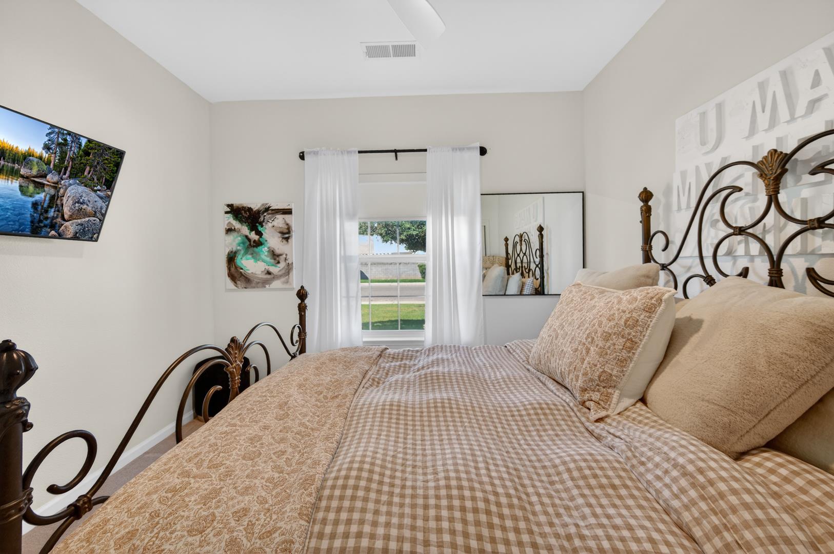 1555 Taylor Ln, photo 43
