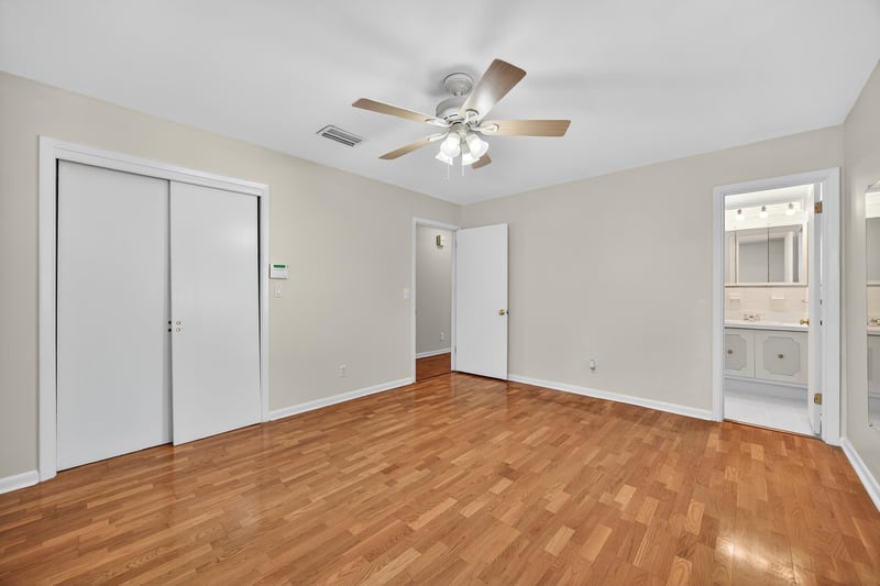 Photo 21 of 1261 Lamanto Ave E, Jacksonville, FL 32211, photographed by Megapixeler