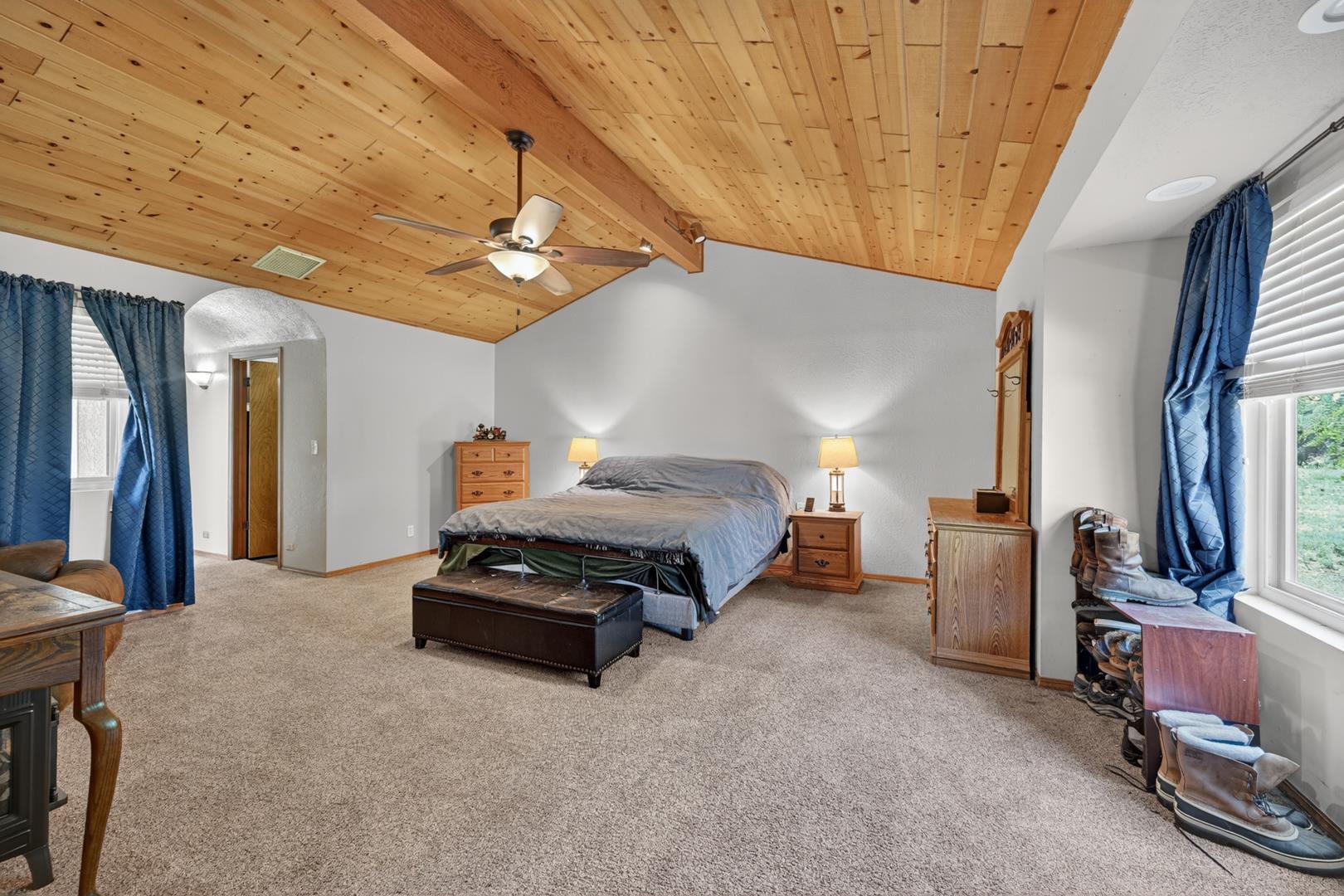1185 N Locan Ave, photo 58
