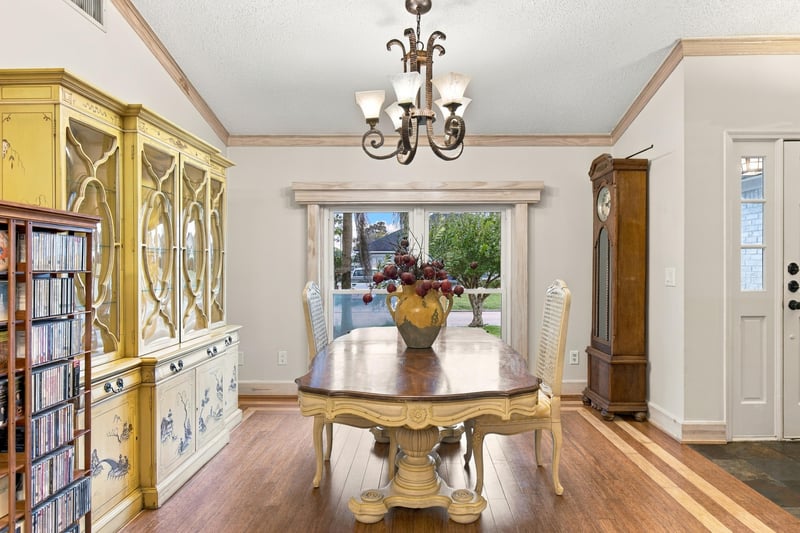 Dining room with window view, photographed by Megapixeler on Winding Springs Ct, Jacksonville