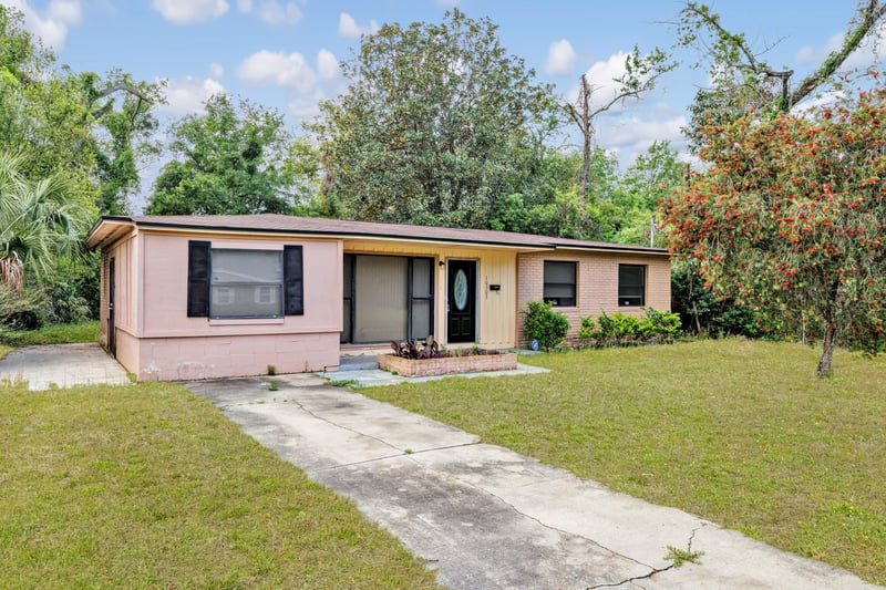 Photo 3 of 10303 Elmhurst Dr, Jacksonville, FL 32218, photographed by Megapixeler