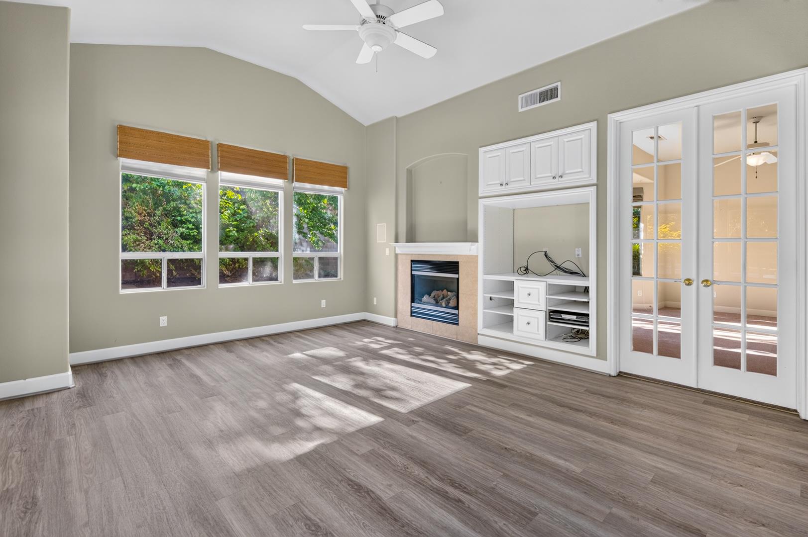 11 W Jordan Ave, photo 37