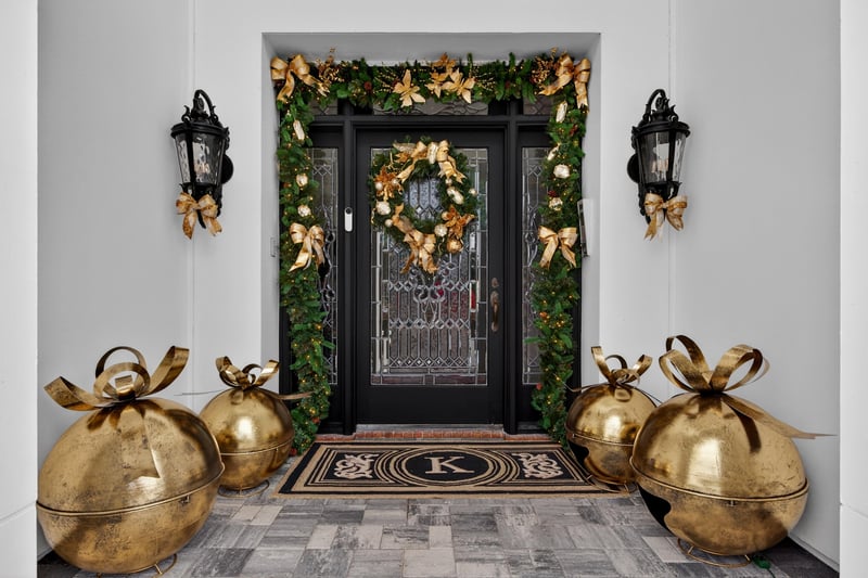 Close up entrance at 7987 Hollyridge Rd, Jacksonville, FL 32256