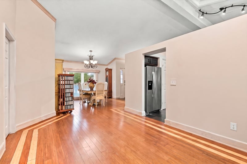 Hallway with built-in shelving, photographed by Megapixeler on Winding Springs Ct, Jacksonville