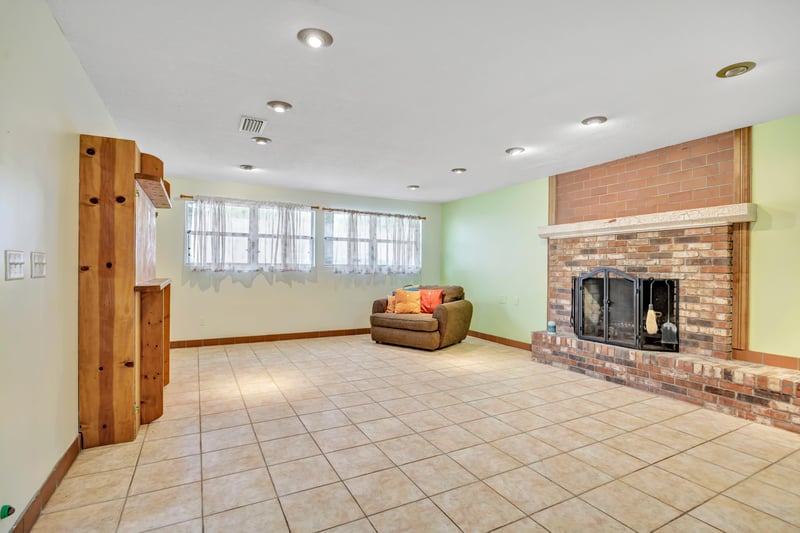 Photo 34 of 6749 Snow White Dr, Jacksonville, FL 32210, photographed by Megapixeler