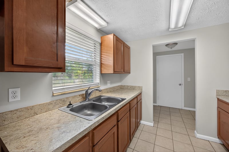Photo 12 of 726 Perryman Ln W, Jacksonville, FL 32221, photographed by Megapixeler